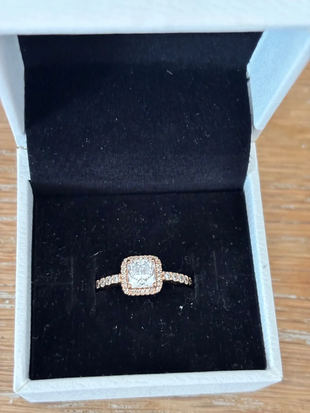 Pandora rose gold ring